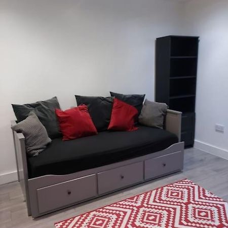 Home Away Barking Barking  Dış mekan fotoğraf