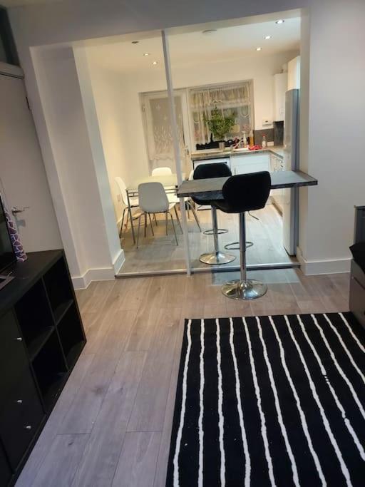 Home Away Barking Barking  Dış mekan fotoğraf