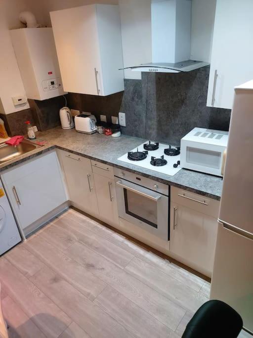 Home Away Barking Barking  Dış mekan fotoğraf
