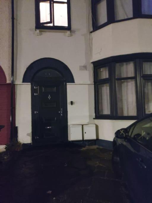 Home Away Barking Barking  Dış mekan fotoğraf