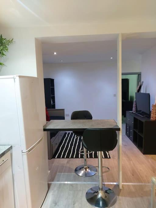 Home Away Barking Barking  Dış mekan fotoğraf