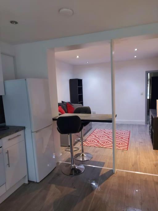 Home Away Barking Barking  Dış mekan fotoğraf
