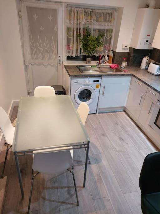 Home Away Barking Barking  Dış mekan fotoğraf