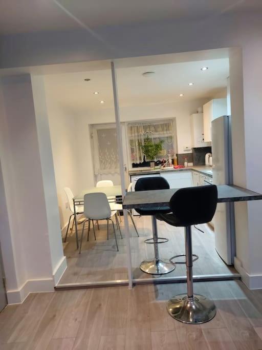 Home Away Barking Barking  Dış mekan fotoğraf